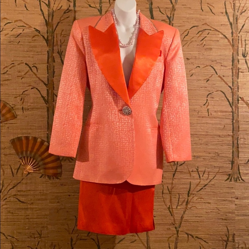 Solini Ladies Suit 12 Rhinestone MOB